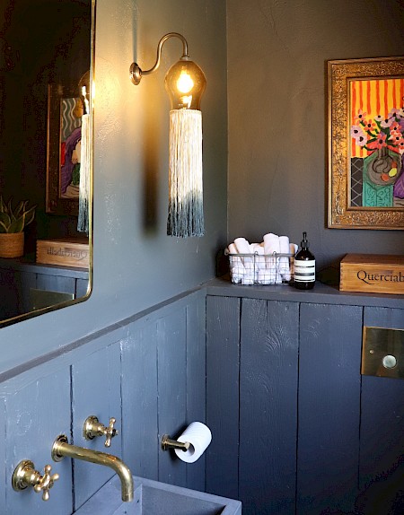Eclectic bathroom design